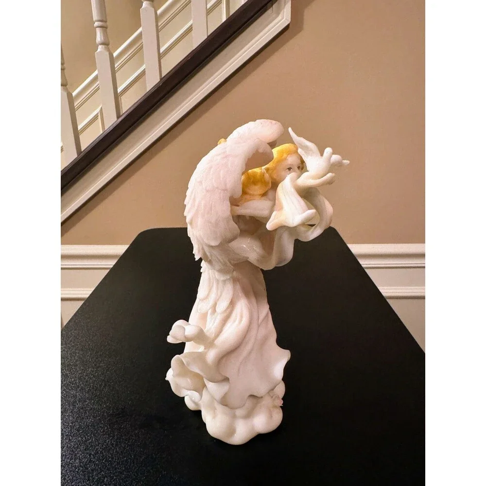 Seraphim Classics 2002 Limited Edition “Angel of Hope” Figurine with Rare Stand